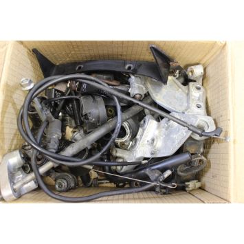 Yamaha XJR 1300 Fixings Various 1999 to 2003 XJR1300 B048