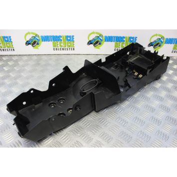 Yamaha R1 5PW Panel Undertray Battery Tray YZF-R1 2002 to 2003 YZF 1000 B189