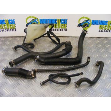 Suzuki GSXR 750 Coolant Bottle and Hoses 2000 to 2003 K1 K2 K3 GSXR750 B075
