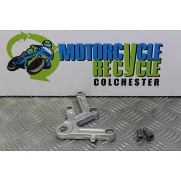 Triumph Daytona T595 Footrest Hanger Riders Right 1997 1998 T 595 B102