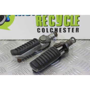 Kawasaki ZX6R Footrests Riders Front 2000 2001 J1 J2 ZX 6 R ZX-6R Ninja B167