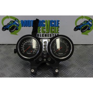 Triumph Legend TT Clocks Dash Speedo 31k miles 1998 to 2001 900 B052