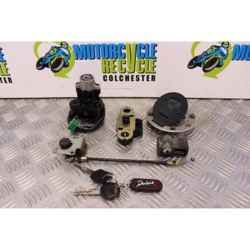 Suzuki GSX 600 F Locks Lock Set Keys GSXF 2001 to 2006 GSX600F B071