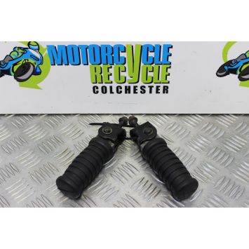 Triumph Legend TT Footrests Rear Pillion 1998 to 2001 900 B052