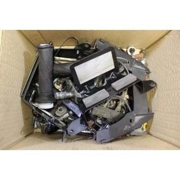 Suzuki GSX 600 F Fixings Various Nuts Bolts GSXF 2001 to 2006 GSX600F B071