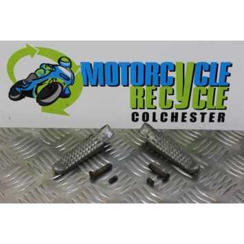Suzuki GSF 600 Bandit Footrests Rear Pegs Pillion 1995 to 1999 GSF600 B063