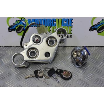 Triumph Legend TT Lock Set Top Yoke Keys Filler Cap 1998 to 2001 900 B052