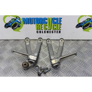 Honda CBR 900 RR Footrest Hangers Rear Fireblade RRW 1998 1999 CBR900 B053