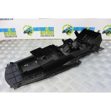 Suzuki GSXR 600 Panel Undertray Rear 2004 2005 K4 K5 GSXR600 B192