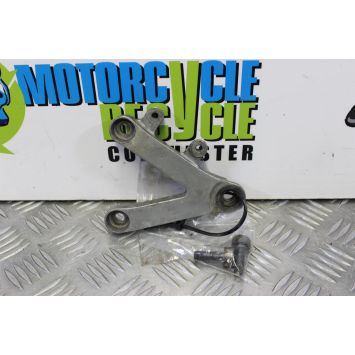 Honda CBR 900 RR Footrest Hanger Front Left Fireblade 1998 1999 CBR900 B053