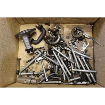 Yamaha R6 Fixings Various from Engine 5EB YZF-R6 1999 to 2002 B069