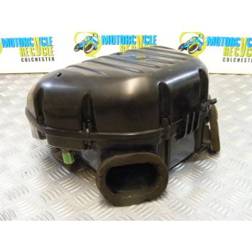 Suzuki GSXR 750 Airbox Air Filter Housing 2000 to 2003 K1 K2 K3 GSXR750 B075