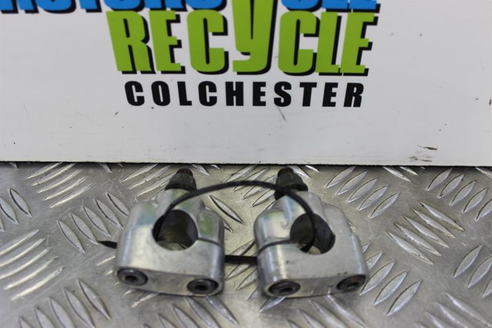 Yamaha XJR 1300 Handlebar Clamps 1999 to 2003 XJR1300 B048
