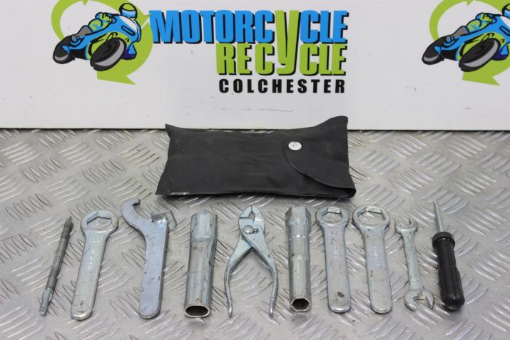 Suzuki GSF 1200 Bandit Tool Kit with Bag 1997 to 2000 Mk1 GSF1200 B058