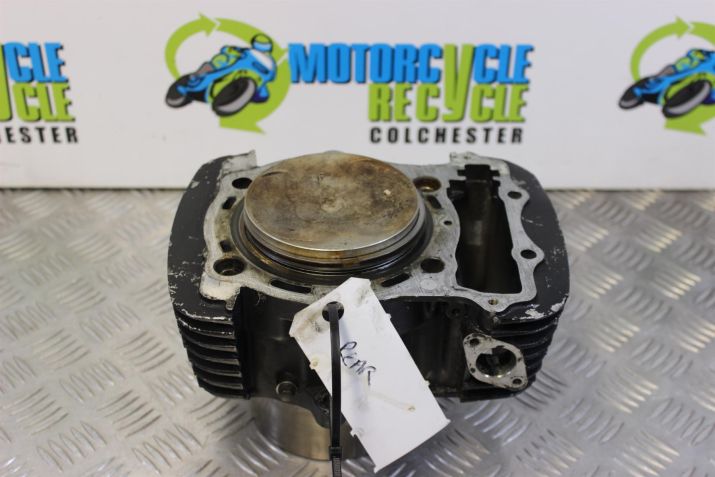 Kawasaki VN 1500 Vulcan Classic Piston and Barrel Rear Engine 1996 to 2001 B067