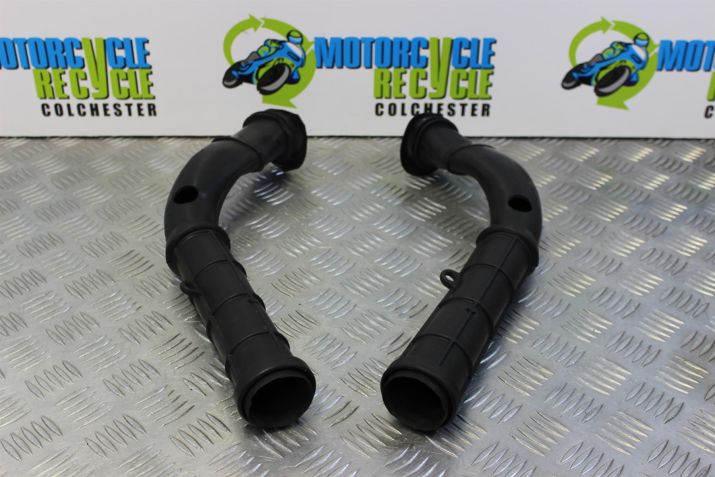 Triumph Daytona T595 Air Tubes Intake 1997 1998 T 595 B102