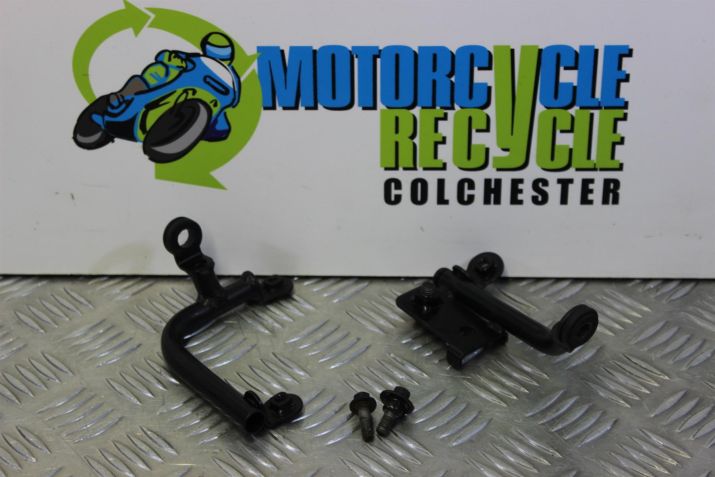 Triumph Speed Triple 1050 Radiator Brackets Mounts 2005 to 2007 B056