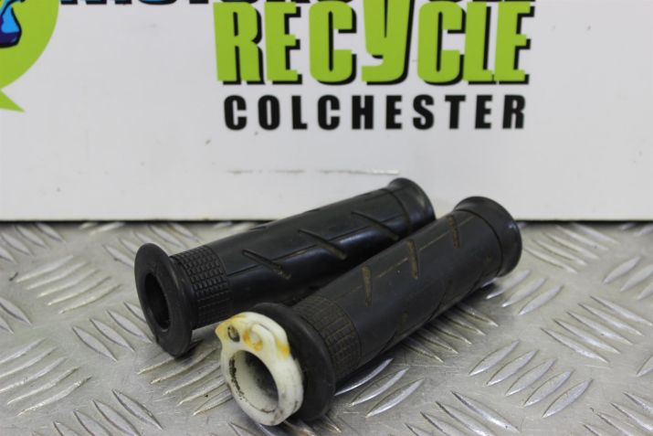 Honda VTR 1000 F Handlebar Grips Firestorm 1997 to 2000 VTR1000F B062