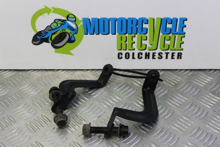 Triumph Daytona T595 Radiator Brackets Genuine 1997 1998 T 595 B102