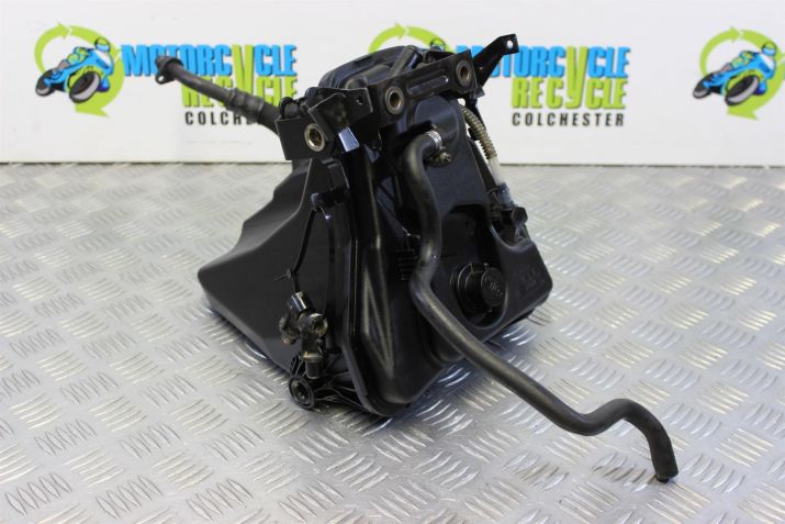 BMW K 1200 S Oil Tank Reservoir K1200S 2004 to 2008 B061