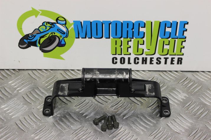 Yamaha R1 5VY Fuel Tank Pivot Bracket YZF-R1 2004 to 2006 YZF 1000 B097