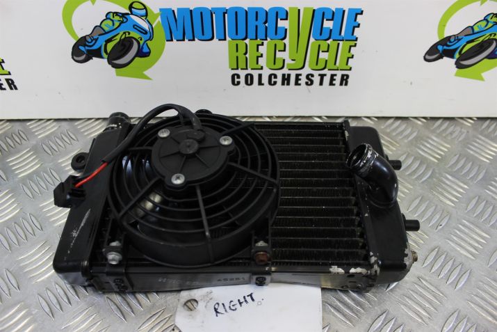 Aprilia RSV 1000 Mille Radiator Right with Fan 2001 2002 RSV1000 B047