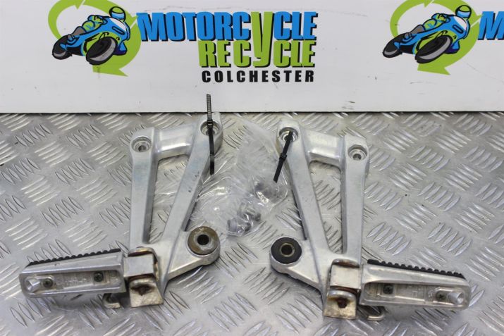 Yamaha XJR 1300 Footrest Hangers Rear Pillion 1999 to 2003 XJR1300 B048