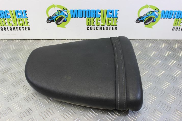 Suzuki GSXR 600 SRAD Seat Rear Pillion 1997 to 2000 GSXR600 GSX-R B064