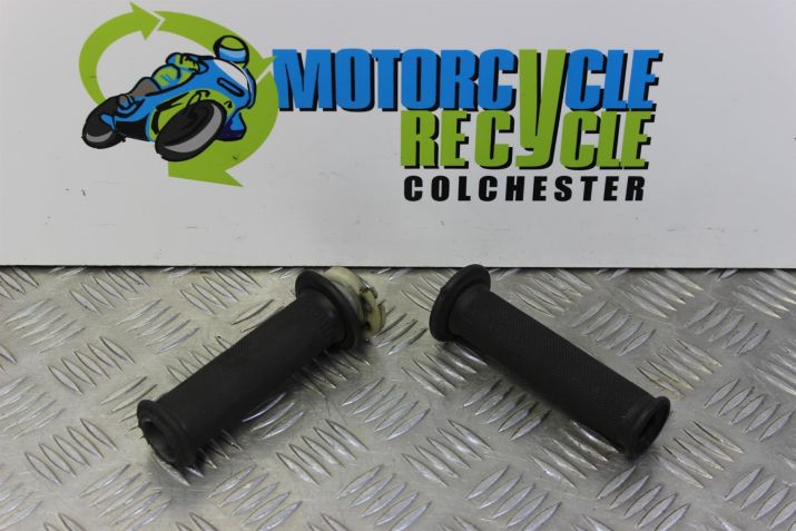 Suzuki GSF 600 Bandit Handlebar Grips 1995 to 1999 GSF600 B063