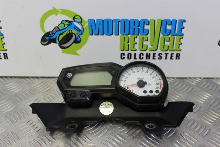 Yamaha FZ8 Fazer Clocks Dash Speedo 48k miles 2010 to 2015 FZ8S FZ8N B051