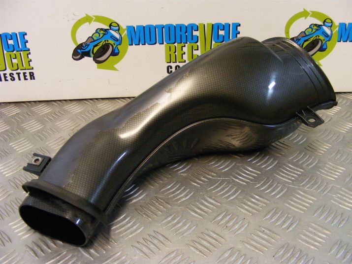 Suzuki GSXR 750 Air Duct Front Left Intake 2000 to 2003 K1 K2 K3 GSXR750 B075