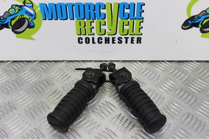 Triumph Legend TT Footrests Rear Pillion 1998 to 2001 900 B052