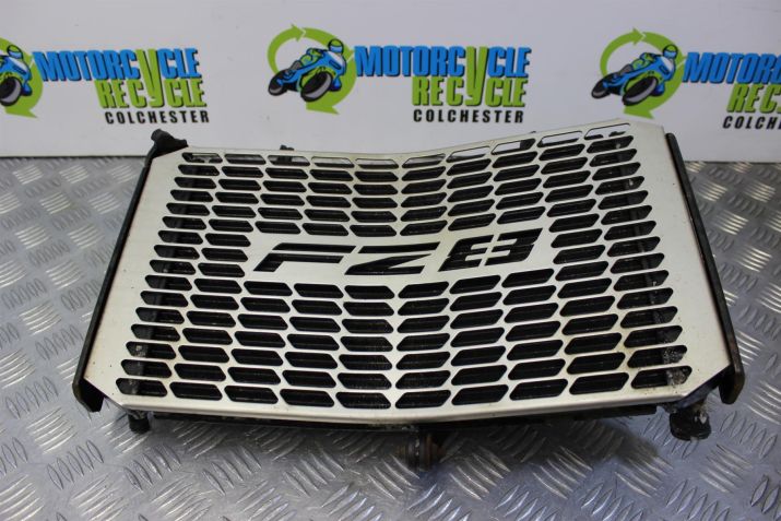 Yamaha FZ8 Fazer Radiator With Grill Guard 2010 to 2015 FZ8S FZ8N B051