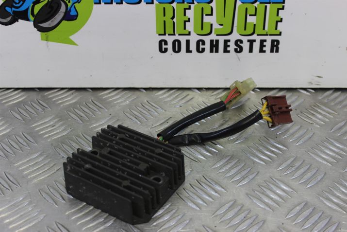 Aprilia RSV 1000 Mille Regulator Rectifier 2001 2002 RSV1000 B047