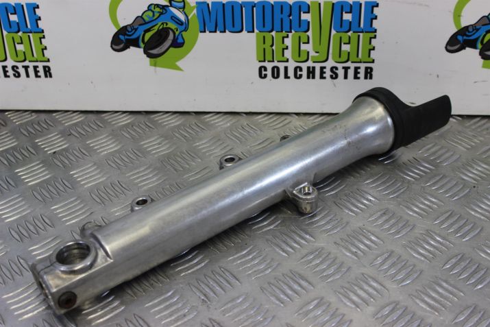 Yamaha XJR 1300 Fork Leg Lower Right Straight 1999 to 2003 XJR1300 B048