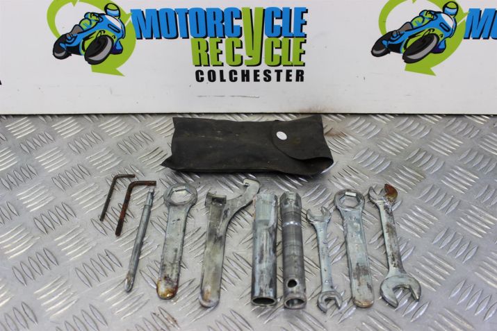 Suzuki GSX 600 F Tool Kit with Bag GSXF 2001 to 2006 GSX600F B071