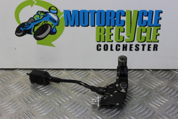 Triumph Speed Triple 955 Bracket Clutch Lever 2002 to 2004 955i B054