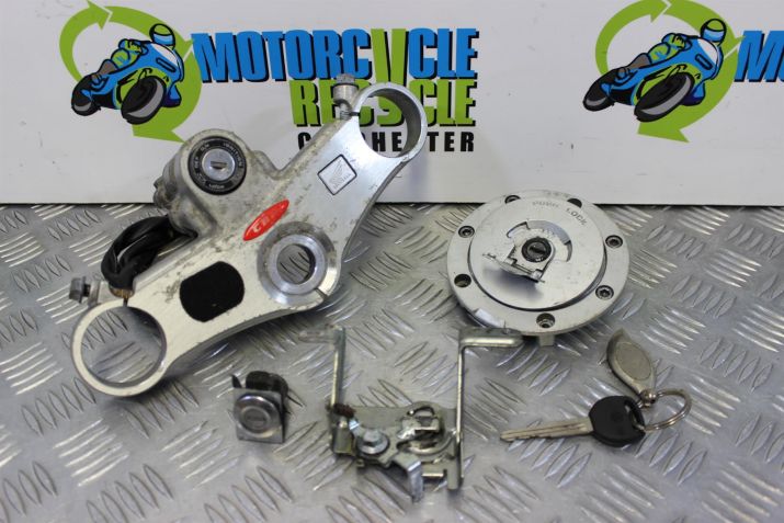 Honda CBR 900 RR Lock Set Key Top Yoke Fireblade RRW 1998 1999 CBR900 B053