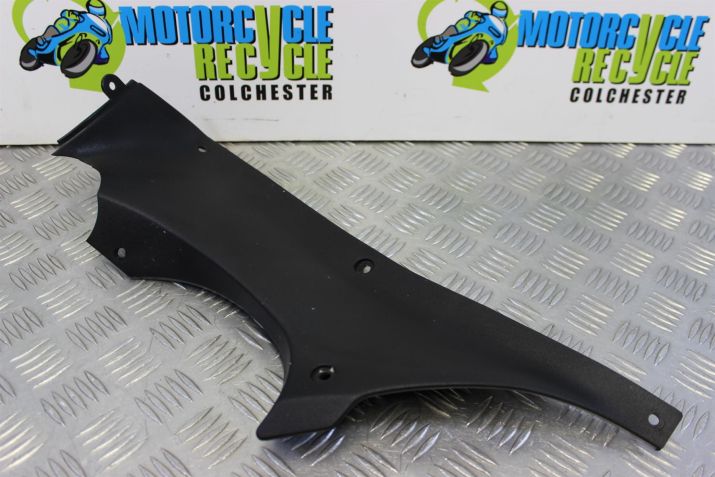 Suzuki RF 900 Panel Right Tank Infill RF900R RF900 1994 to 1999 B060