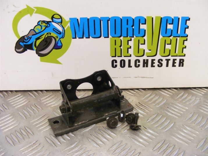 Suzuki GSXR 750 Fuel Tank Bracket 2000 to 2003 K1 K2 K3 GSXR750 B075