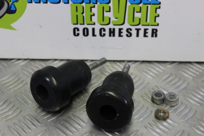 Honda CBR 900 RR Crash Sliders (fairing cut) Fireblade RRW 1998 1999 B053