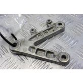 Honda CBR 900 RR Footrest Hanger Front Left Fireblade 1998 1999 CBR900 B053