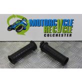 Triumph Daytona T595 Handlebar Grips 1997 1998 T 595 B102